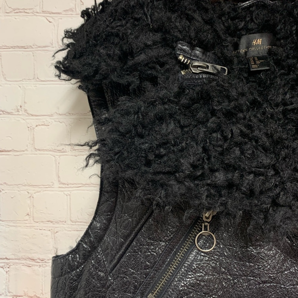 RARE H&M Autumn Collection 2013 Black Shearling Leather Moto Vest Size XS 40” - Picture 6 of 10